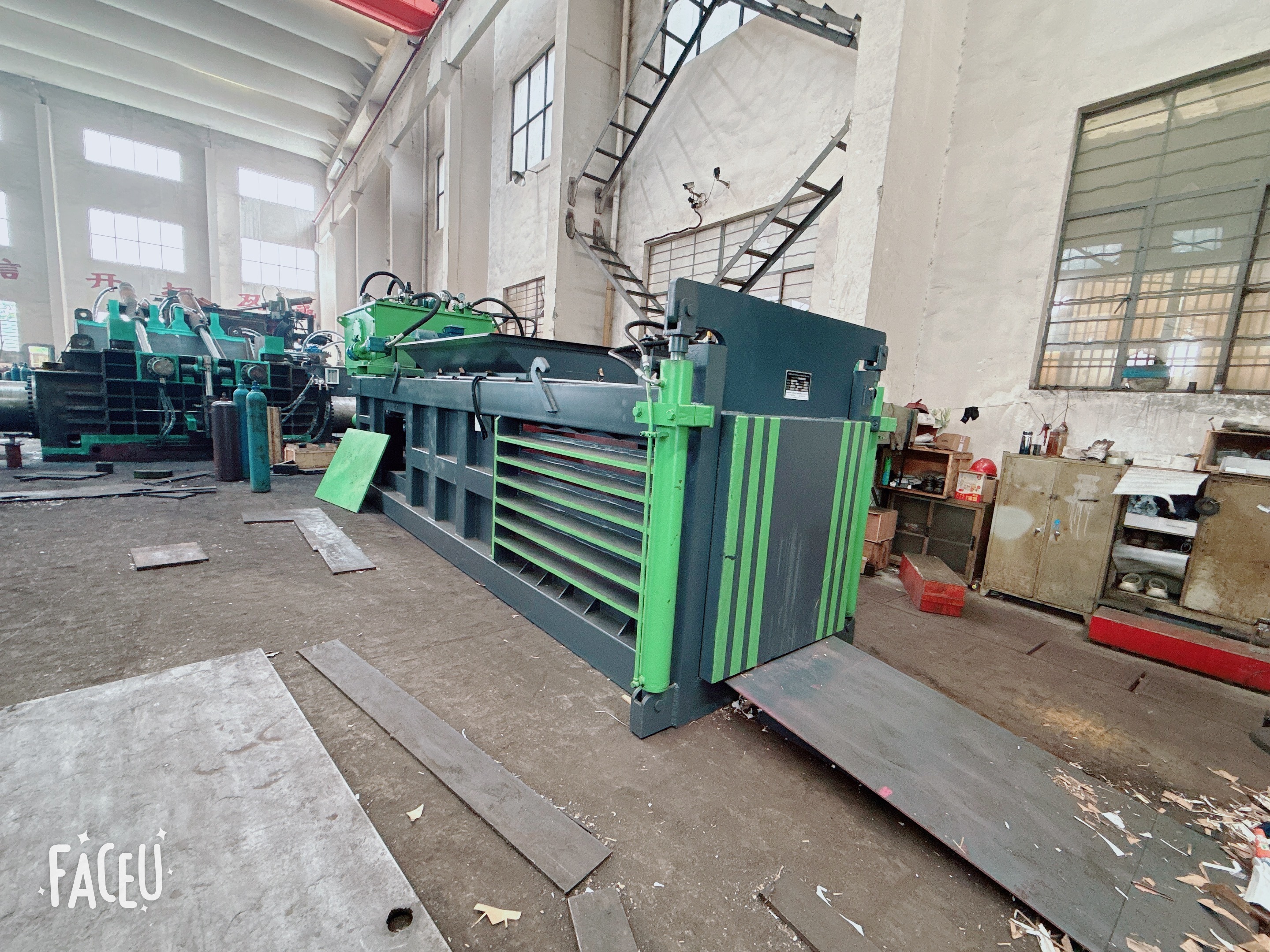 최신 회사 블로그 높은 작업자 이직률 및 교육 문제: 제어 시스템 및 안전 설계가 재활용 야적장의 노동 부담을 줄이는 방법